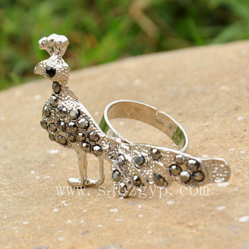 Peacock ring